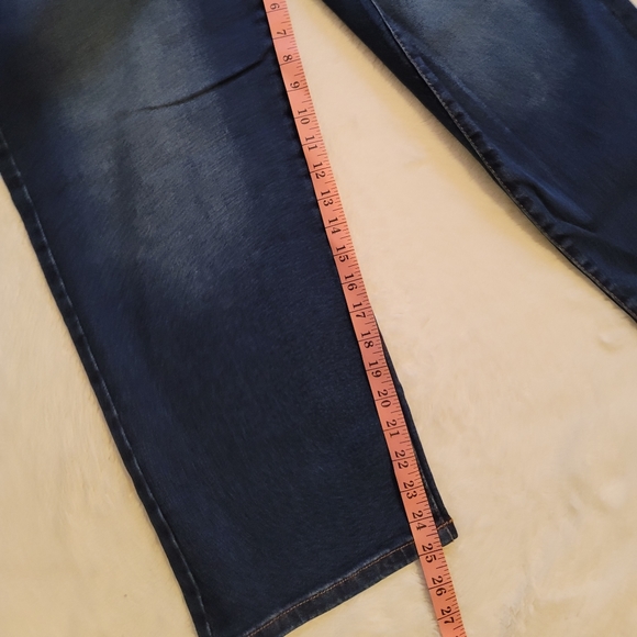 NWT Super High Rise Curvy Fit Dark Wash Jeans - Picture 3 of 5